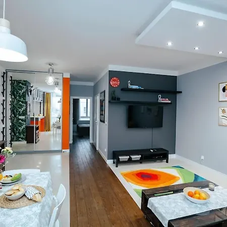 Modern, Spacious With Garage And Balcony Apartment