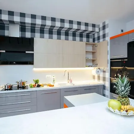 Modern, Spacious With Garage And Balcony * Warsaw