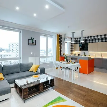 Appartamento Modern, Spacious With Garage And Balcony Varsavia