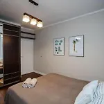 Modern, Spacious With Garage And Balcony *
