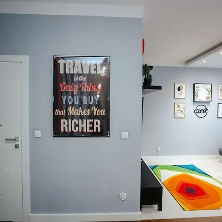 Modern, Spacious With Garage And Balcony