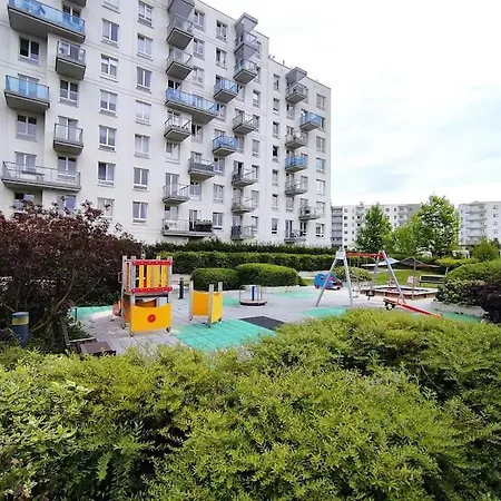 Modern, Spacious With Garage And Balcony * Varsó