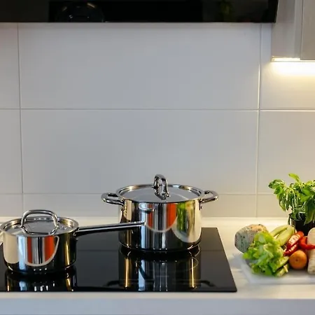 Modern, Spacious With Garage And Balcony Warszawa