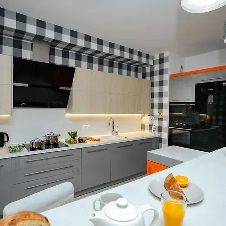 Lägenhet Modern, Spacious With Garage And Balcony *