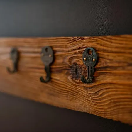 Modern, Spacious With Garage And Balcony *