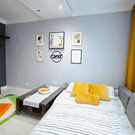 Lägenhet Modern, Spacious With Garage And Balcony *