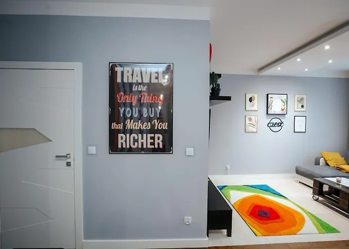 Modern, Spacious With Garage And Balcony