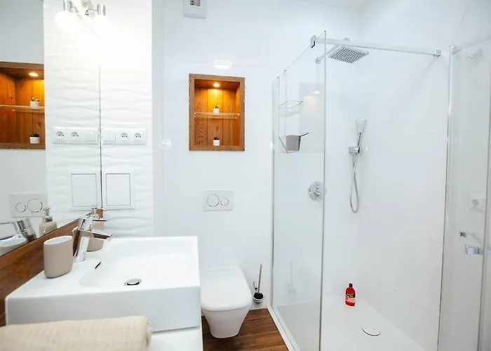 Modern, Spacious With Garage And Balcony Apartman Varsó