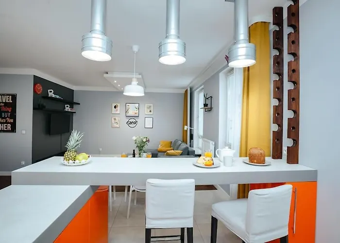 Modern, Spacious With Garage And Balcony Apartman