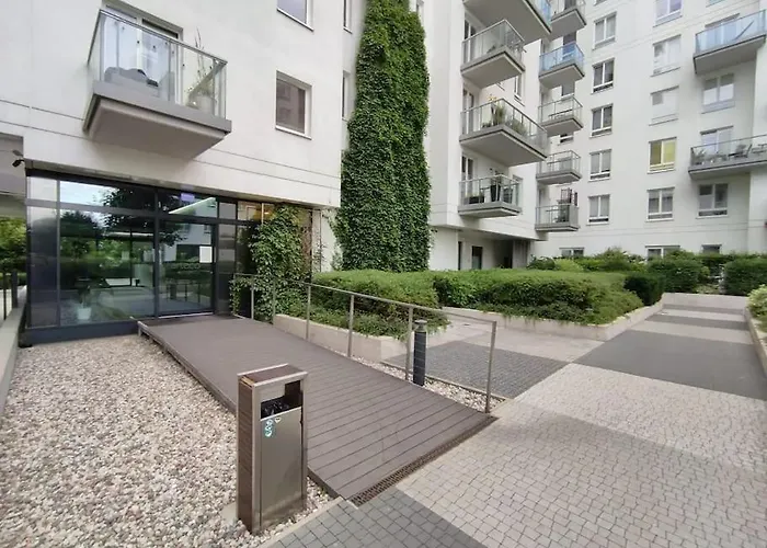 Apartman Modern, Spacious With Garage And Balcony Varsó