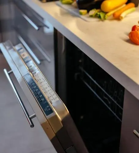 Modern, Spacious With Garage And Balcony * Varsó