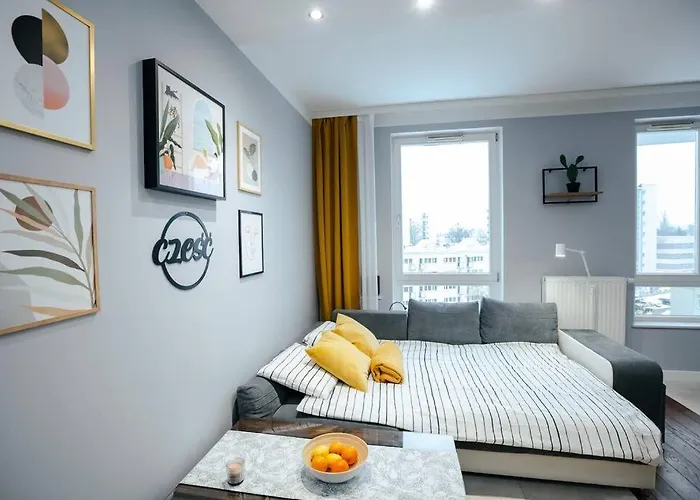 Modern, Spacious With Garage And Balcony *