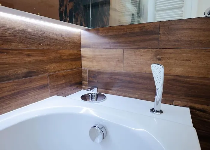 Modern, Spacious With Garage And Balcony Apartman