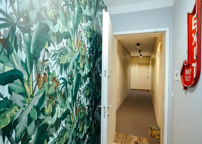 Apartman Modern, Spacious With Garage And Balcony Varsó