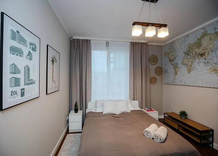 Modern, Spacious With Garage And Balcony Varsó