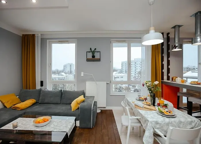 Apartman Modern, Spacious With Garage And Balcony *