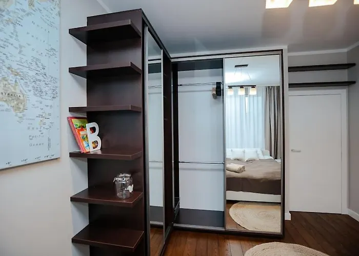 Modern, Spacious With Garage And Balcony * Varsó