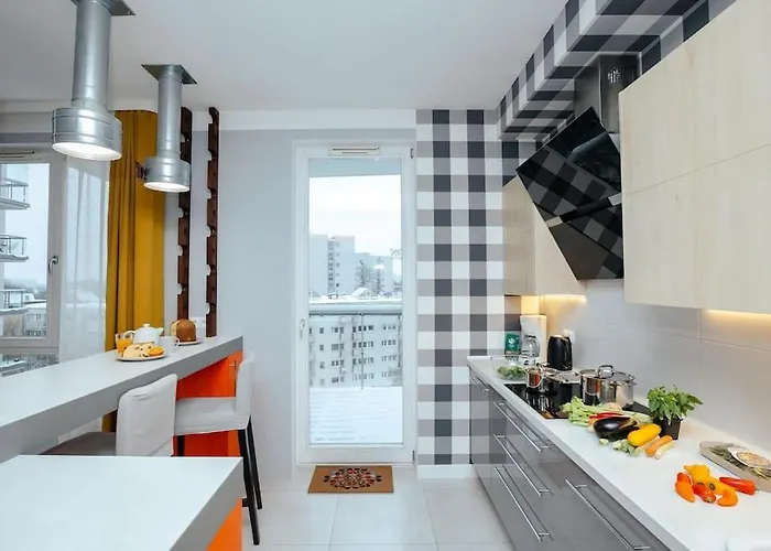 Modern, Spacious With Garage And Balcony * Varsó