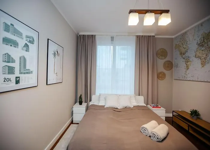 Modern, Spacious With Garage And Balcony *