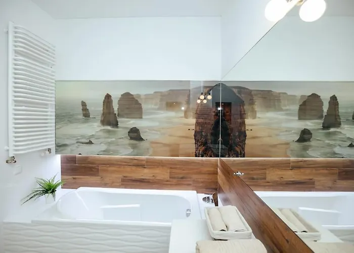 Modern, Spacious With Garage And Balcony *