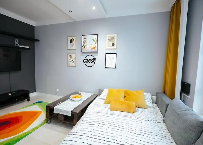 Apartman Modern, Spacious With Garage And Balcony *