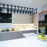 Modern, Spacious With Garage And Balcony * Varšava