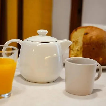 Modern, Spacious With Garage And Balcony