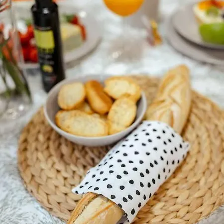 Apartament Modern, Spacious With Garage And Balcony