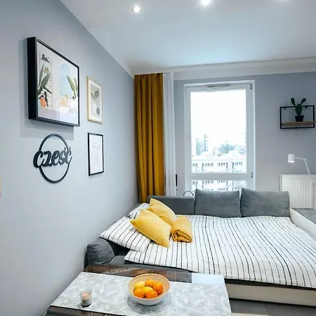 Modern, Spacious With Garage And Balcony *