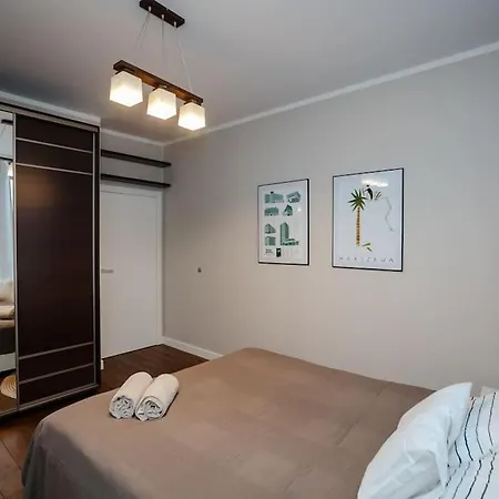 Modern, Spacious With Garage And Balcony *