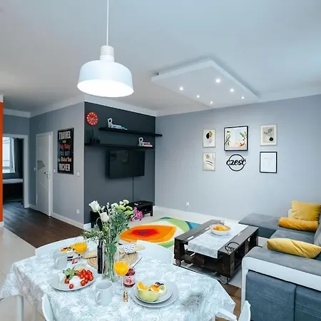 Modern, Spacious With Garage And Balcony Apartament *