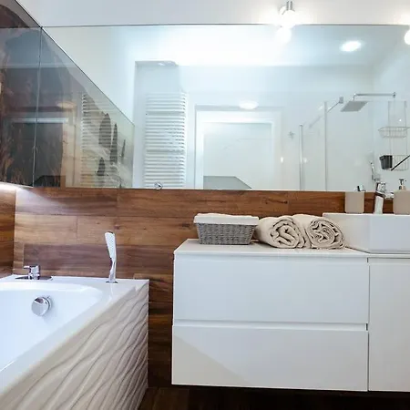 Apartament Modern, Spacious With Garage And Balcony Warszawa