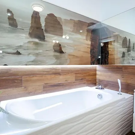 Apartament Modern, Spacious With Garage And Balcony